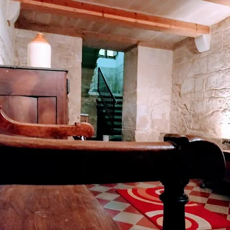 Semesterbostad A 400 Year Old Large Town House In Valletta. Valletta