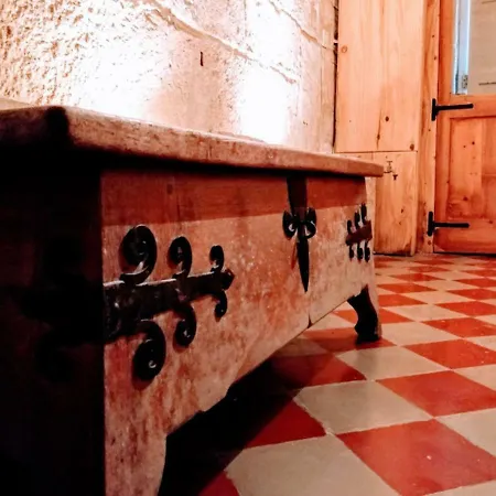 Semesterbostad A 400 Year Old Large Town House In Valletta. *