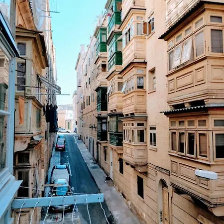 A 400 Year Old Large Town House In Valletta. *