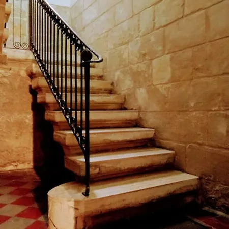 A 400 Year Old Large Town House In Valletta. * Valletta