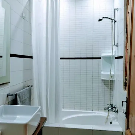A 400 Year Old Large Town House In Valletta. Semesterbostad *
