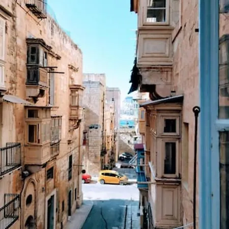 Semesterbostad A 400 Year Old Large Town House In Valletta.